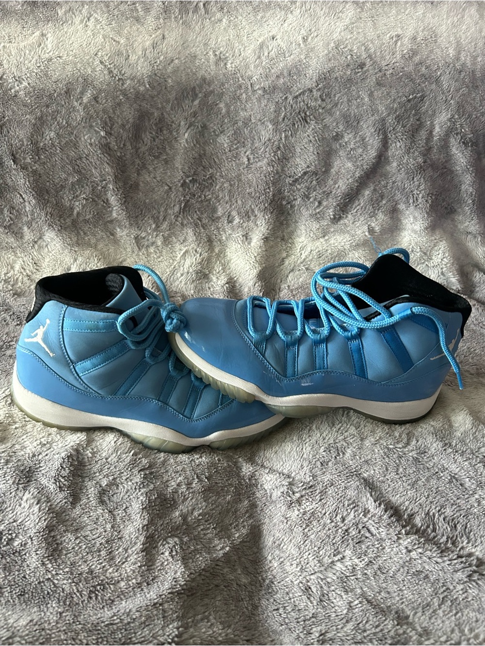 Nike air Jordan 11 retro Pantone size 10 Vnds